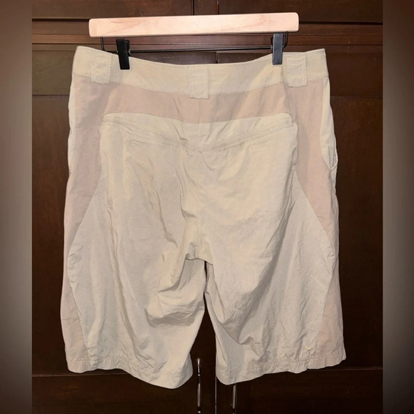 Mountain Hardwear Outdoor Hiking Tan Working Shorts Large - Picture 2 of 8
